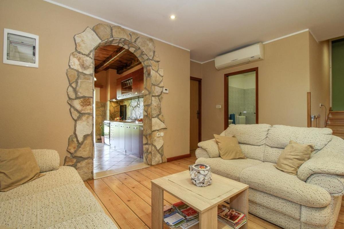 Vila Dea In Kmeti Žminj Exteriér fotografie